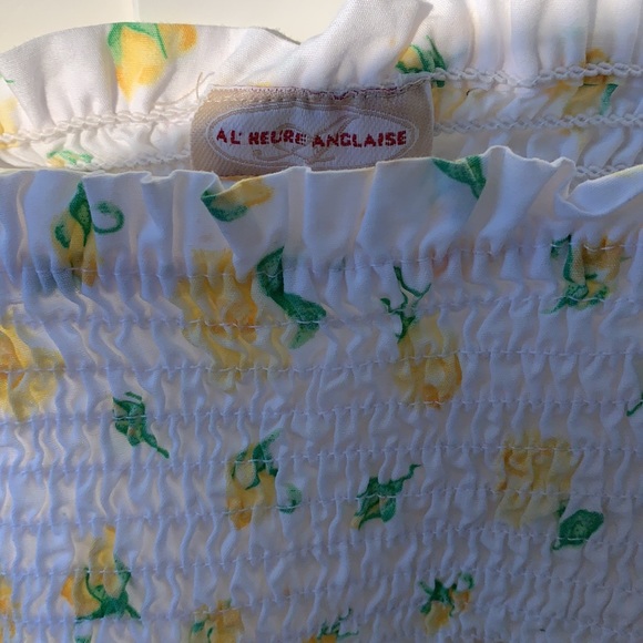 Dress 2T, very cute with yellow roses - Picture 2 of 3